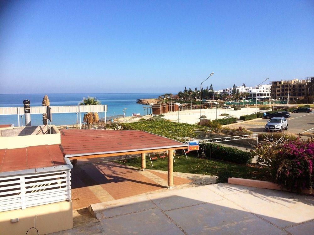 Blue Peter Apartments Protaras Bagian luar foto